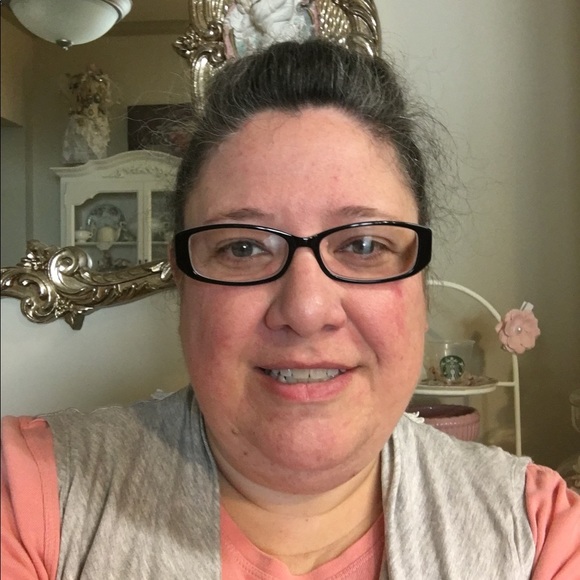 Meet your Posher, Amy - Picture 1 of 1